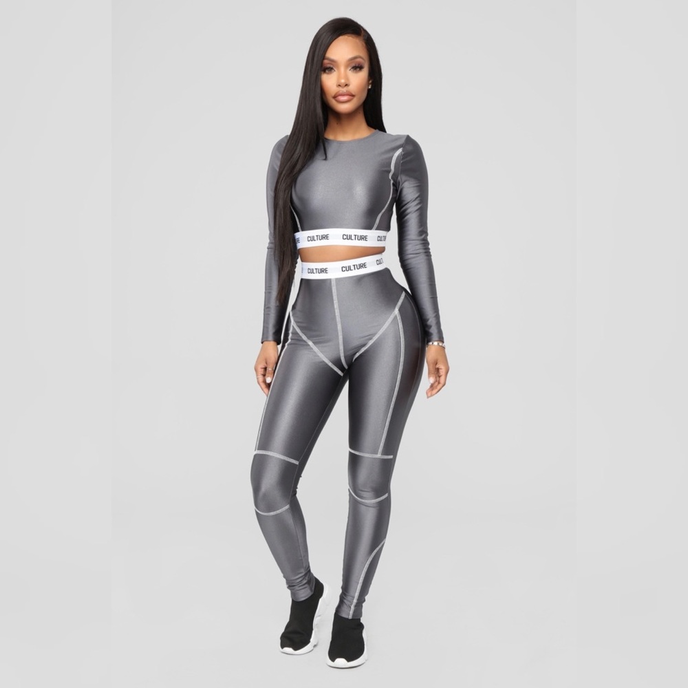 Crop Top Active Set - image 1